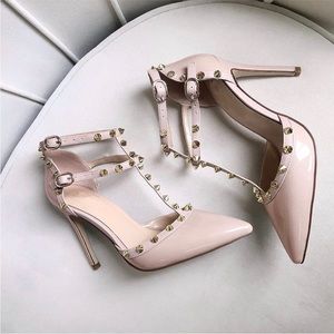NIB❗️Pinky Nude & Gold Studded Heeled Pumps